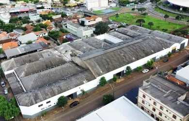 Imagem: O depósito possui 7000m² de Área e está localizado em Centro