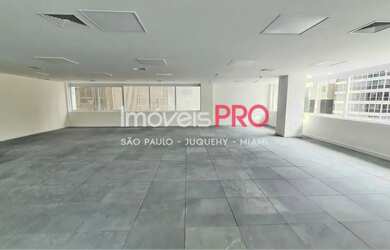 Imagem: O depósito possui 4 Vagas na garagem, 377m² de Área e Imóvel