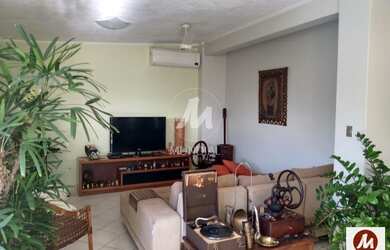 Imagem: O depósito possui 5 Vagas na garagem, 264m² de Área e está