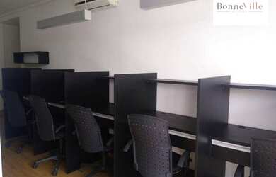 Imagem: O depósito possui 1 Vaga na garagem, 48m² de Área e está