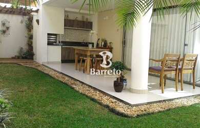 Imagem: A casa em condomínio possui 3 Dormitórios, 3 Banheiros, 155m²