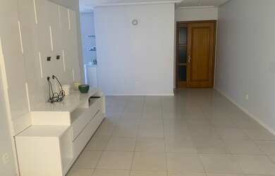 Imagem: O apartamento possui 3 Dormitórios, 5 Banheiros, 3 Vagas na