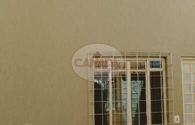 Imagem: A casa possui 2 Dormitórios, 2 Banheiros, 1 Vaga na garagem