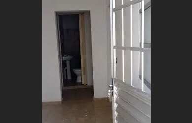 Imagem: A casa possui 1 Dormitório, 1 Banheiro e está localizado em