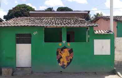 Imagem: A casa possui 4 Dormitórios, 2 Banheiros, 245m² de Área e