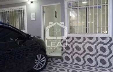 Imagem: A casa possui 2 Dormitórios, 1 Banheiro, 3 Vagas na garagem