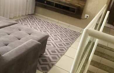 Imagem: A casa possui 3 Dormitórios, 1 Banheiro, 1 Vaga na garagem