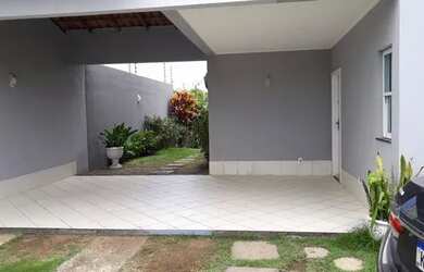 Imagem: A casa possui 4 Dormitórios, 3 Banheiros, 3 Vagas na garagem