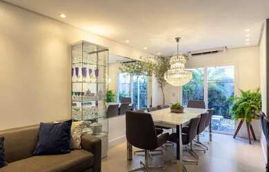 Imagem: A casa em condomínio possui 3 Dormitórios, 4 Banheiros, 2