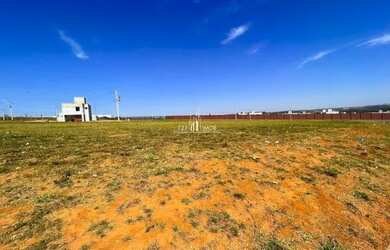 Imagem: O terreno possui 270m² de Área e Imóvel novo e está localizado