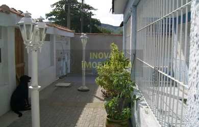 Imagem: A casa possui 2 Dormitórios, 1 Banheiro, 4 Vagas na garagem