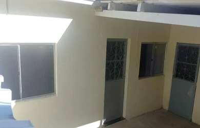 Imagem: A casa possui 1 Dormitório, 1 Banheiro e está localizado