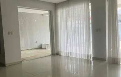 Imagem: A casa em condomínio possui 4 Dormitórios, 5 Banheiros, 2