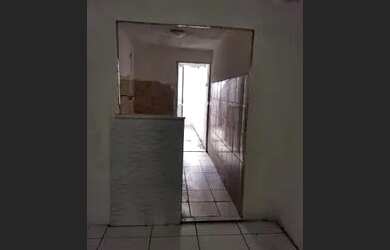 Imagem: A casa possui 1 Dormitório, 1 Banheiro e está localizado