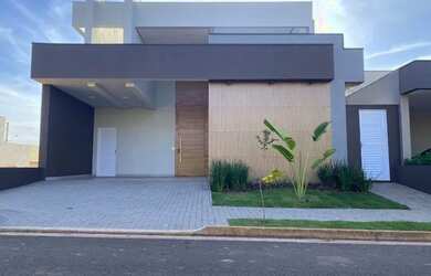 Imagem: A casa em condomínio possui 3 Dormitórios, 3 Banheiros, 4