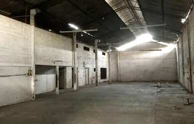 Imagem: O depósito possui 5 Vagas na garagem, 1.100m² de Área e