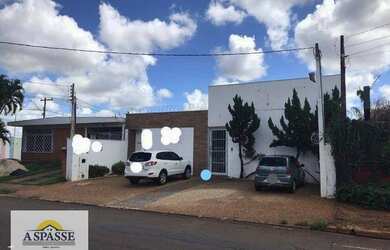 Imagem: O depósito possui 4 Vagas na garagem, 356m² de Área e está