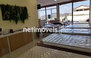 Imagem: O depósito possui 2 Vagas na garagem, 300m² de Área e está