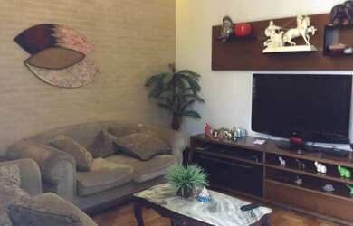 Imagem: O depósito possui 2 Vagas na garagem, 180m² de Área e está