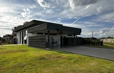 Imagem: A casa em condomínio possui 3 Dormitórios, 5 Banheiros, 5