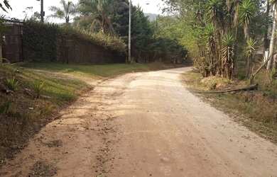 Imagem: O terreno possui 880m² de Área e está localizado em Portão