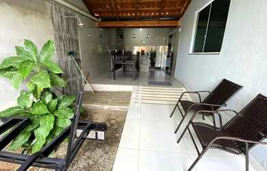 Imagem: A casa possui 5 Dormitórios, 5 Banheiros, 2 Vagas na garagem