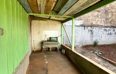 Imagem 9: VENDE CASA DE MADEIRA PROXIMO AO CENTRO