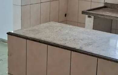 Imagem: A casa possui 1 Dormitório, 2 Banheiros, 1 Vaga na garagem