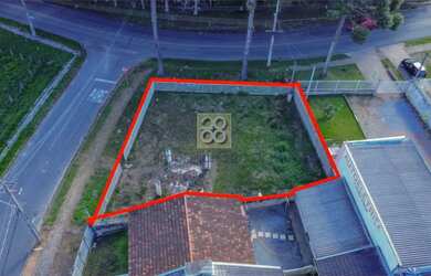 Imagem: O terreno possui 379m² de Área e está localizado em Abranches