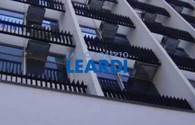 Imagem: O depósito possui 2 Vagas na garagem, 555m² de Área e está