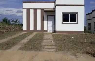 Imagem: A casa possui 2 Dormitórios, 1 Banheiro, 2 Vagas na garagem