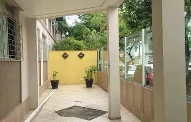 Imagem: O apartamento possui 3 Dormitórios, 1 Banheiro, 1 Vaga na garagem