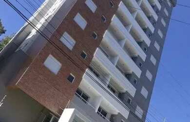 Imagem: O apartamento possui 2 Dormitórios, 1 Banheiro, 2 Vagas na