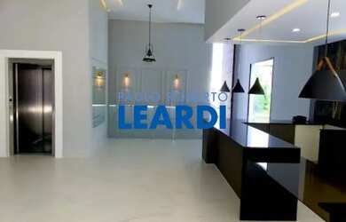 Imagem: A casa em condomínio possui 4 Dormitórios, 4 Banheiros, 5