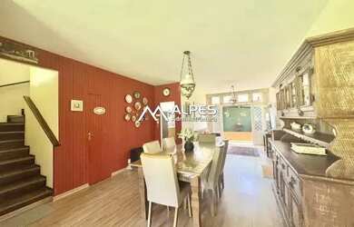 Imagem: A casa em condomínio possui 3 Dormitórios, 3 Banheiros, 3