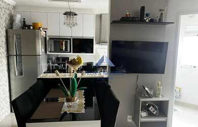 Imagem: O apartamento possui 2 Dormitórios, 1 Banheiro, 1 Vaga na garagem