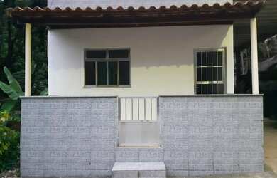 Imagem: A casa possui 2 Dormitórios, 1 Banheiro e está localizado