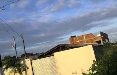 Imagem: A casa possui 1 Dormitório e está localizado em Barra de