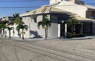 Imagem: A casa em condomínio possui 3 Dormitórios, 4 Banheiros, 3