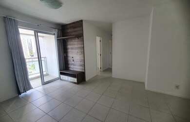 Imagem: O apartamento possui 3 Dormitórios, 1 Banheiro, 1 Vaga na garagem