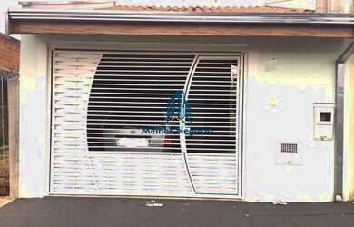 Imagem: A casa possui 2 Dormitórios, 2 Banheiros, 2 Vagas na garagem