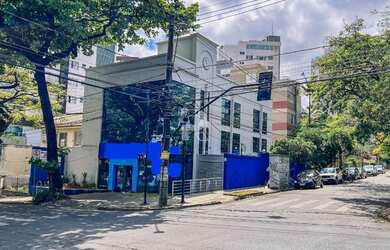 Imagem: O depósito possui 5 Vagas na garagem, 624m² de Área e está