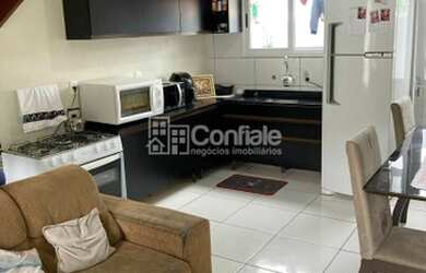 Imagem: A casa possui 2 Dormitórios, 1 Banheiro, 2 Vagas na garagem