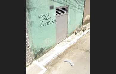 Imagem: A casa possui 3 Dormitórios, 1 Banheiro e está localizado