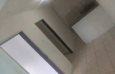 Imagem 3: Alugo casa com 2 qts toda na cerâmica