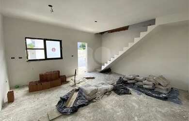 Imagem: O studio possui 2 Dormitórios, 3 Banheiros, 1 Vaga na garagem