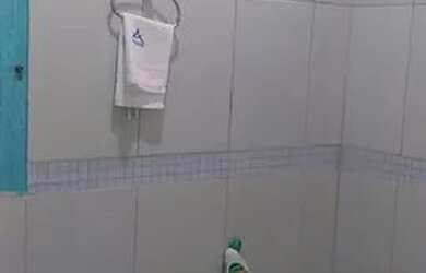 Imagem: A casa em condomínio possui 3 Dormitórios, 2 Banheiros, 3