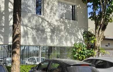 Imagem: O depósito possui 3 Vagas na garagem e 1155m² de Área e está