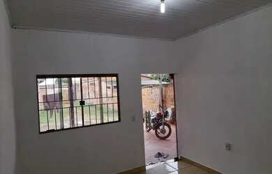 Imagem: A casa possui 2 Dormitórios, 1 Banheiro, 5 Vagas na garagem