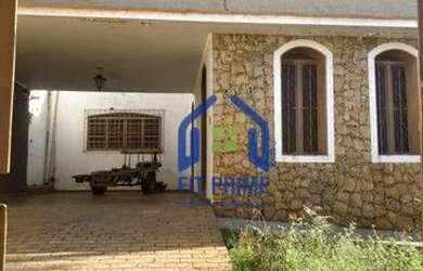 Imagem: A casa possui 3 Dormitórios, 2 Banheiros, 287m² de Área e